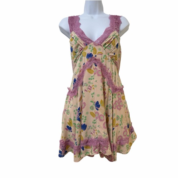 Urban Outfitters Dresses & Skirts - Urban Outfitters Floral Lace Trim Babydoll Mini‎ Dress Size M Coquette Romantic